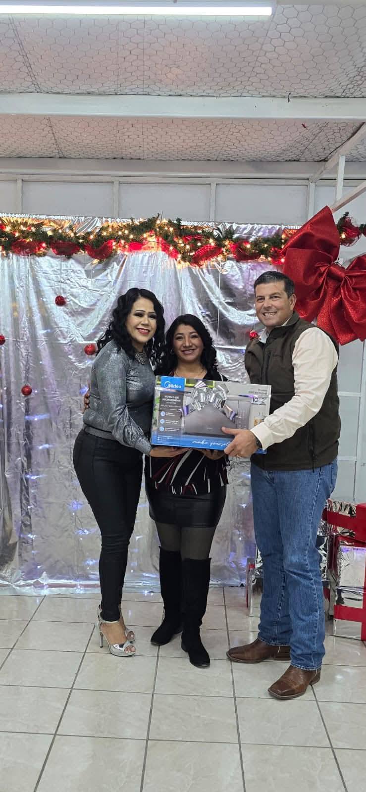 Celebran Centros Comunitarios Acuña fiestas de fin de año