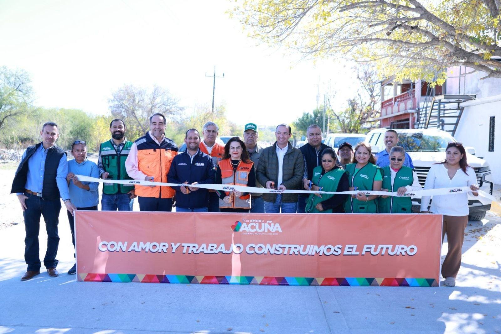 EMILIO DE HOYOS CIERRA EL AÑO ENTREGANDO OBRAS Y MEJORANDO CALLES DE ACUÑA