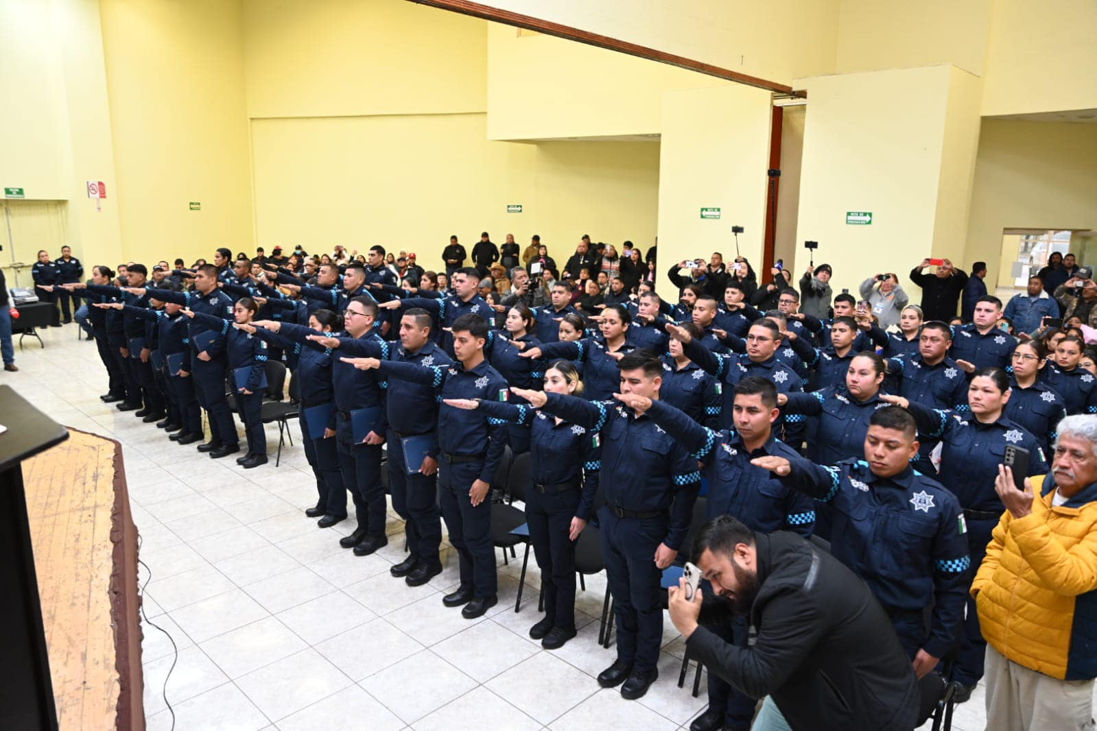 53 NUEVOS POLICÍAS, UNA SOLA MISIÓN: PROTEGER ACUÑA CON HONOR