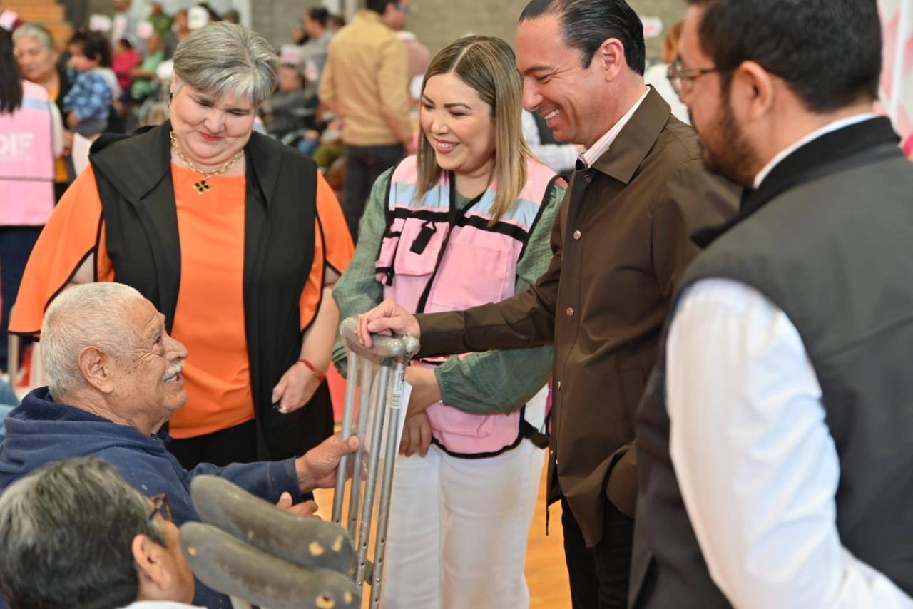 DIF ACUÑA ENTREGA APARATOS FUNCIONALES PARA PERSONAS CON DISCAPACIDAD
