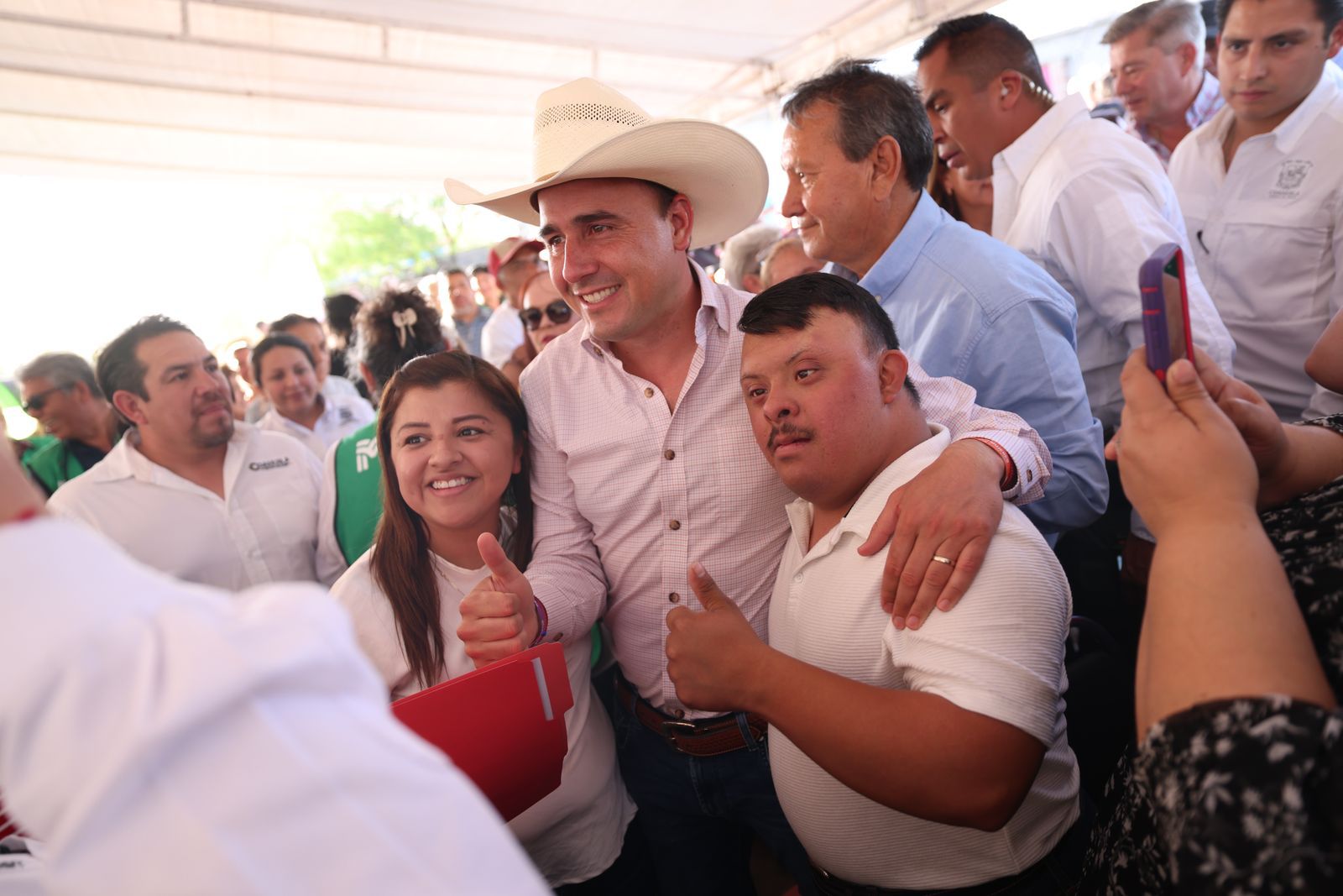 CONTINUAMOS LLEVANDO OBRAS Y DESARROLLO PAREJO A TODAS LAS REGIONES: MANOLO