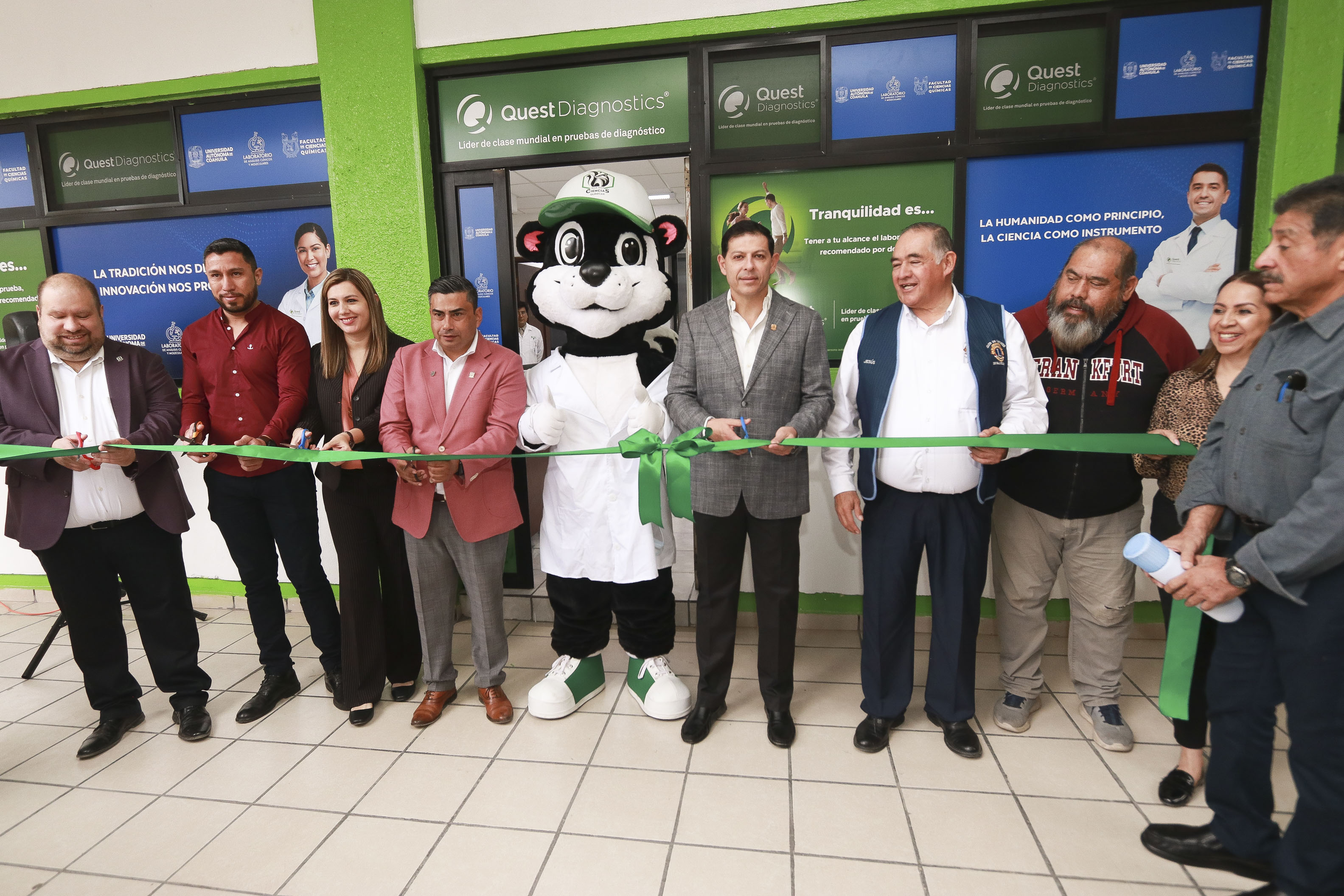Inauguran en la Facultad de Ciencias Químicas de la UAdeC el Laboratorio de Análisis Clínicos y Moleculares y el Área de Descanso para Estudiantes