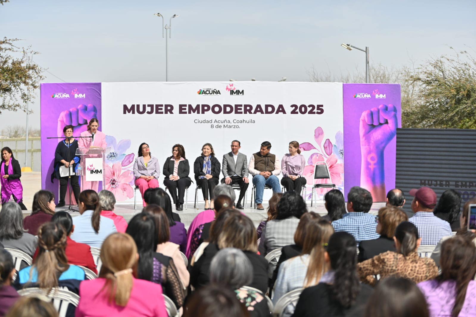 MUNICIPIO RECONOCE A MUJER EMPODERADA 2025
