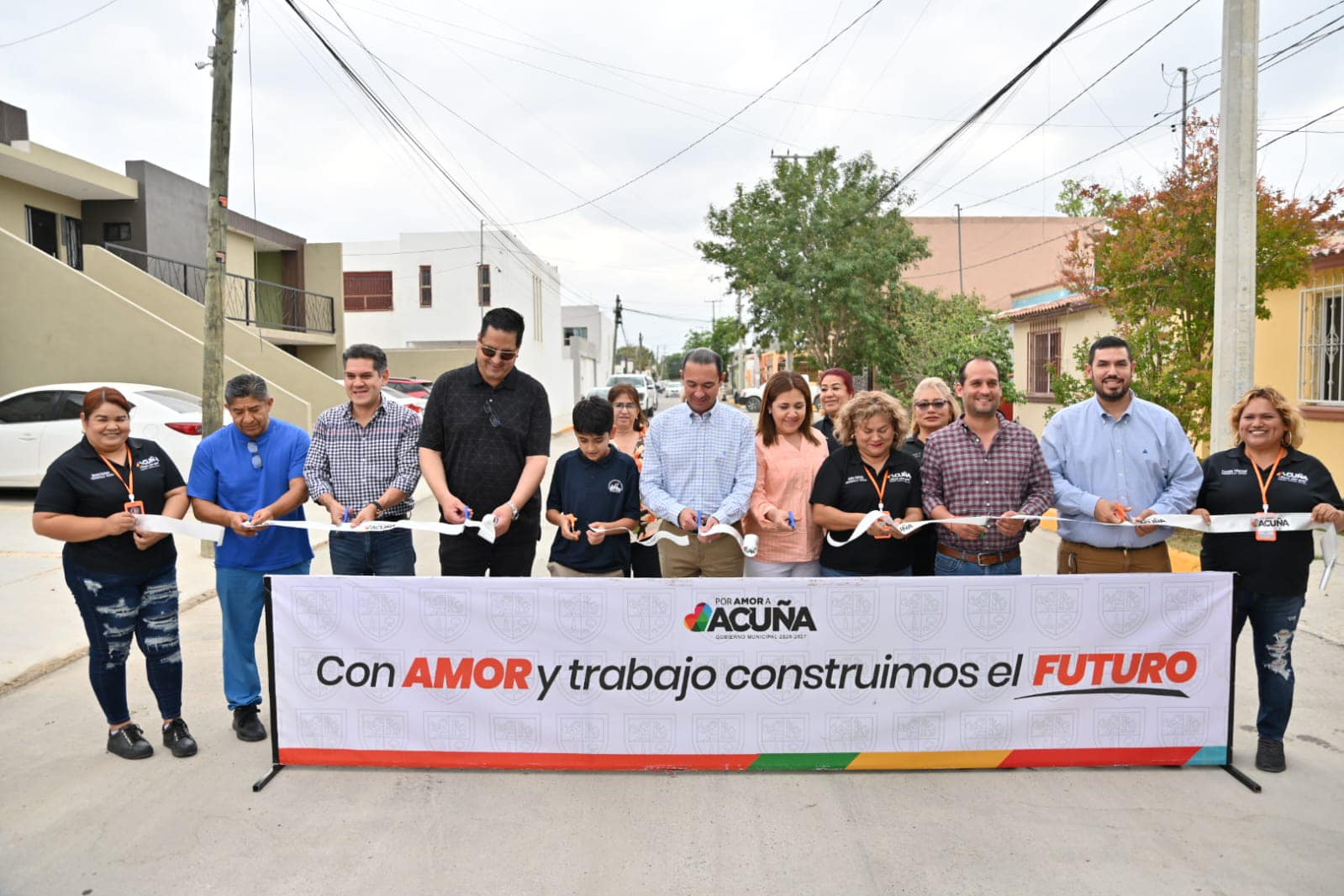 VAMOS POR MÁS DE 650 CUADRAS DE PAVIMENTO EN ESTA ADMINISTRACIÓN: EMILIO DE HOYOS