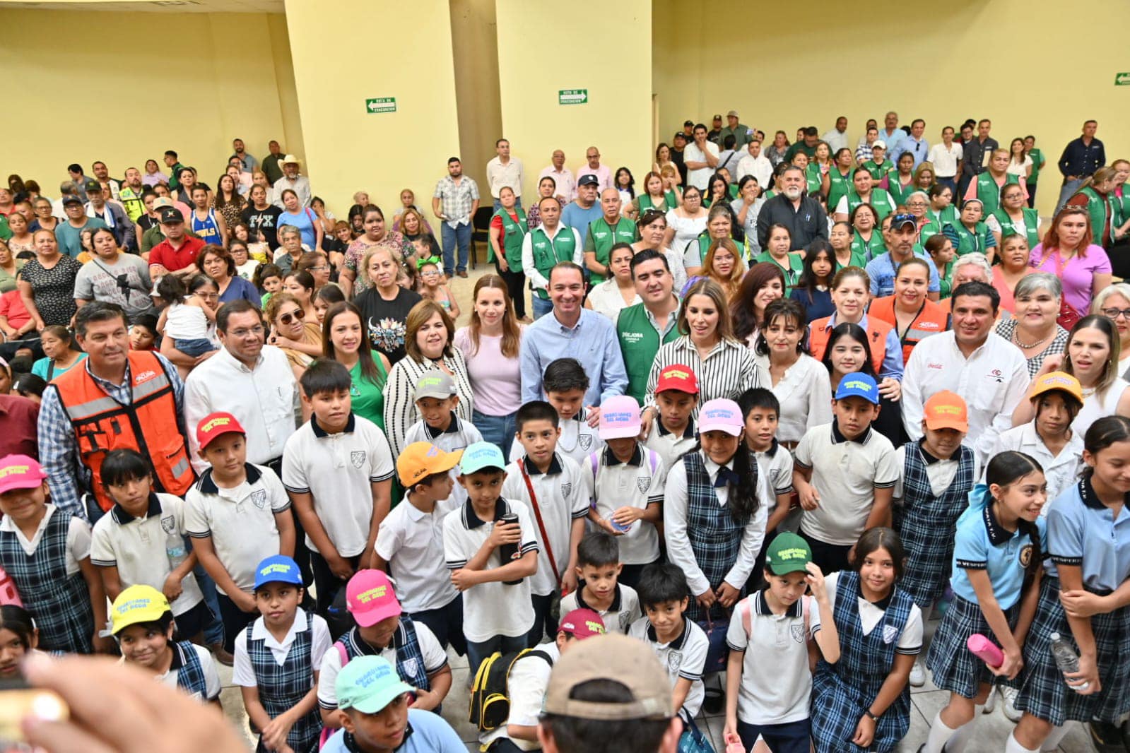 ACUÑA INICIA PROGRAMA DE REGADERAS ECOLÓGICAS PARA EL AHORRO DEL AGUA