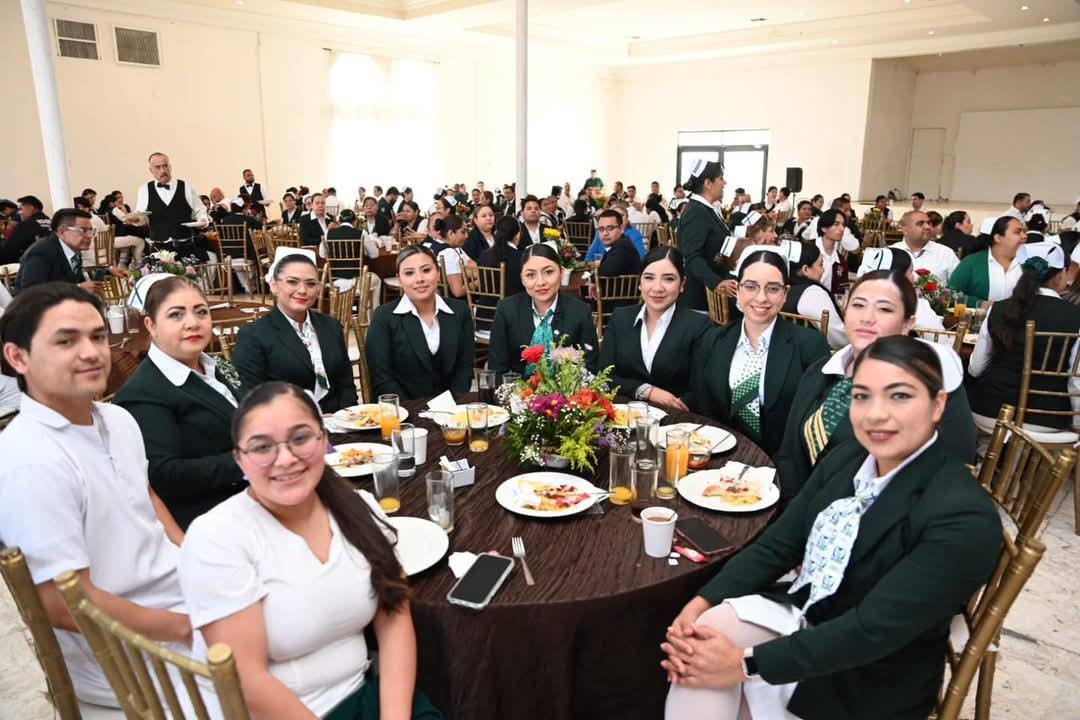 CELEBRA PRESIDENCIA MUNICIPAL DE ACUÑA A QUIENES SON CORAZÓN Y FUERZA DE LA SALUD LAS ENFERMERAS Y ENFERMEROS