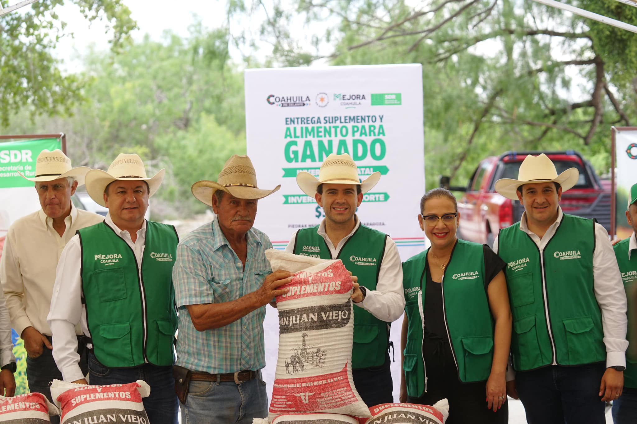 COAHUILA IMPULSA LA GANADERÍA CON ENTREGA DE SUPLEMENTO ALIMENTICIO EN LA REGIÓN NORTE