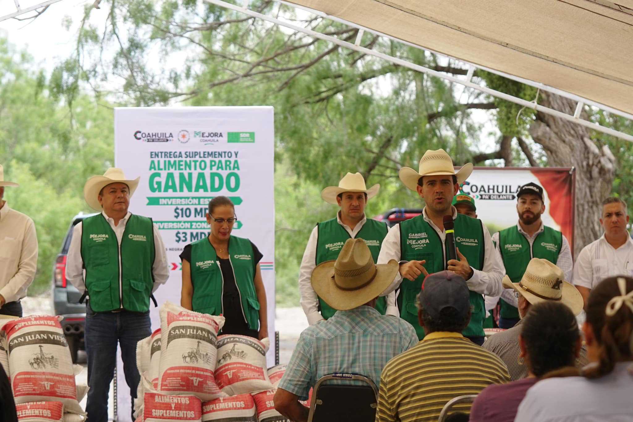 COAHUILA IMPULSA LA GANADERÍA CON ENTREGA DE SUPLEMENTO ALIMENTICIO EN LA REGIÓN NORTE