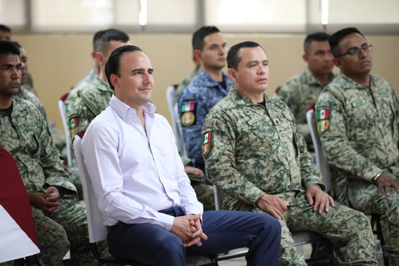 COMPARTE MANOLO MODELO DE SEGURIDAD COAHUILA CON MILITARES DE TODO EL PAÍS