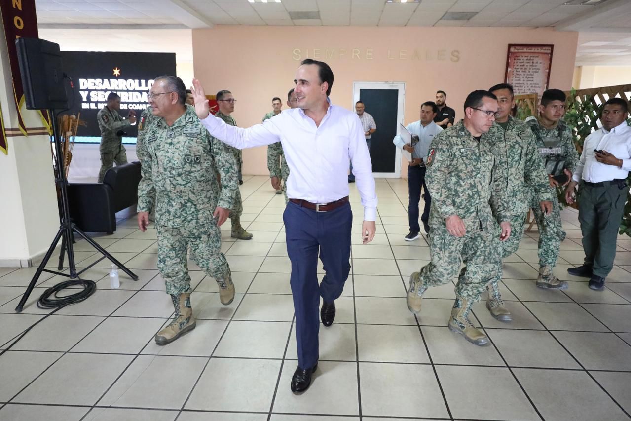 COMPARTE MANOLO MODELO DE SEGURIDAD COAHUILA CON MILITARES DE TODO EL PAÍS