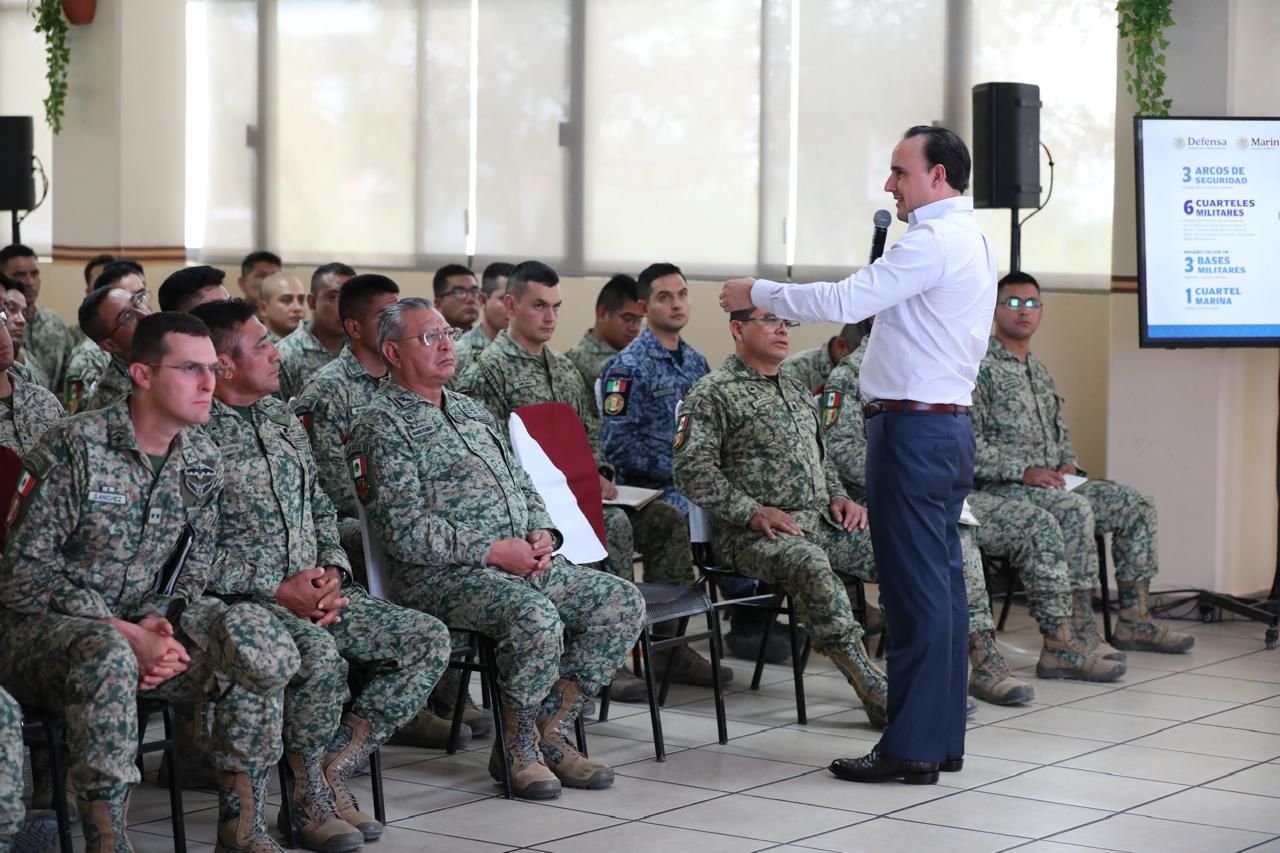 COMPARTE MANOLO MODELO DE SEGURIDAD COAHUILA CON MILITARES DE TODO EL PAÍS