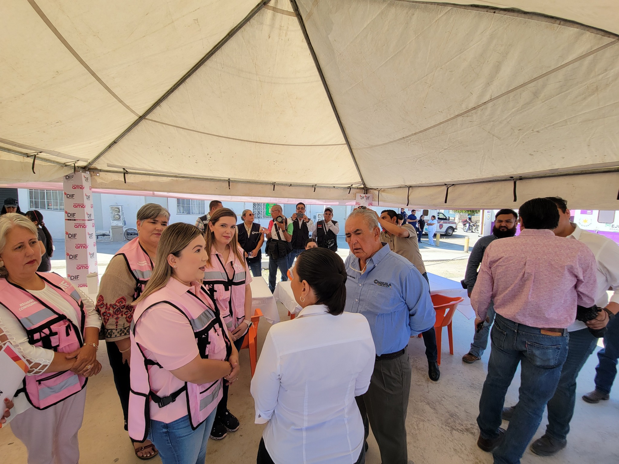Con grandes beneficios instalan Mercadito Pa Delante en Acuña
