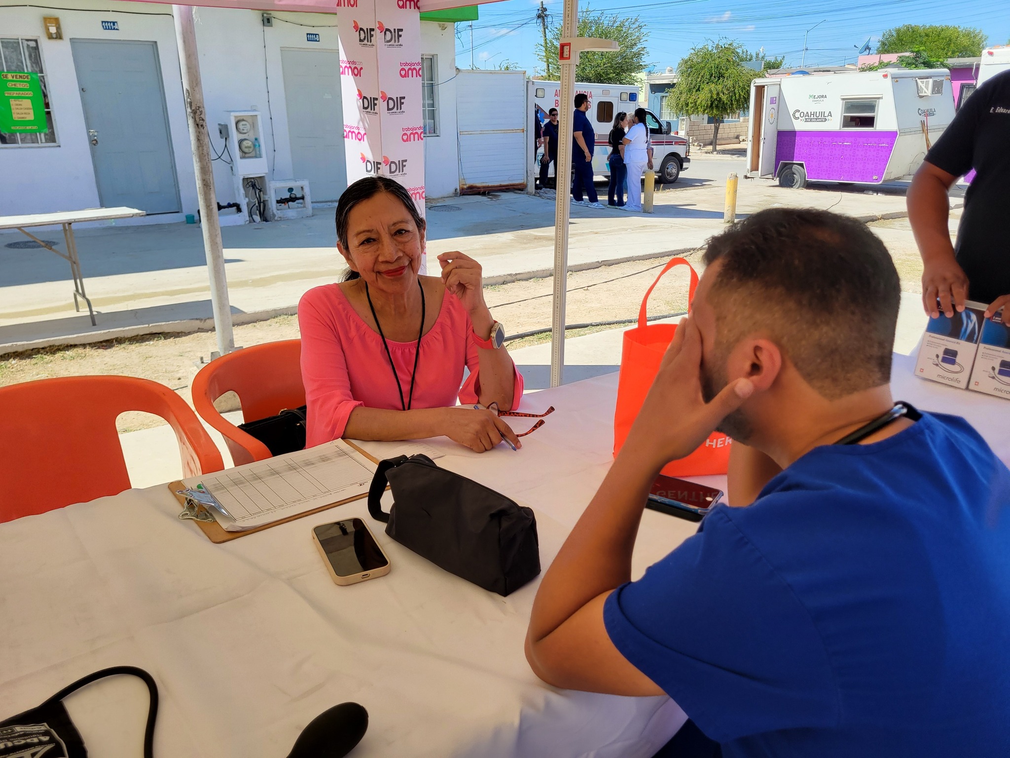 Con grandes beneficios instalan Mercadito Pa Delante en Acuña