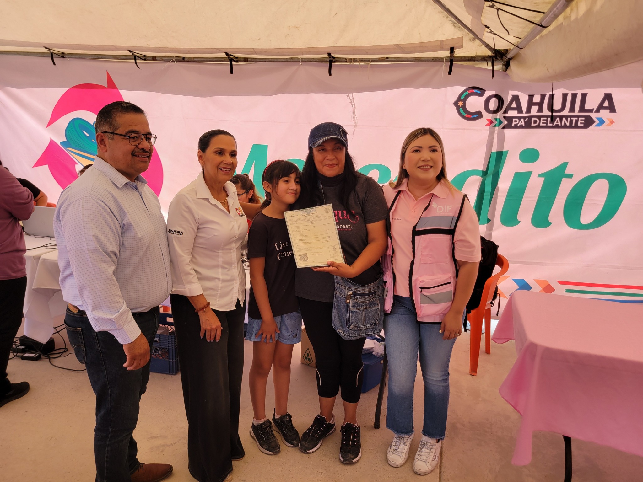 Con grandes beneficios instalan Mercadito Pa Delante en Acuña