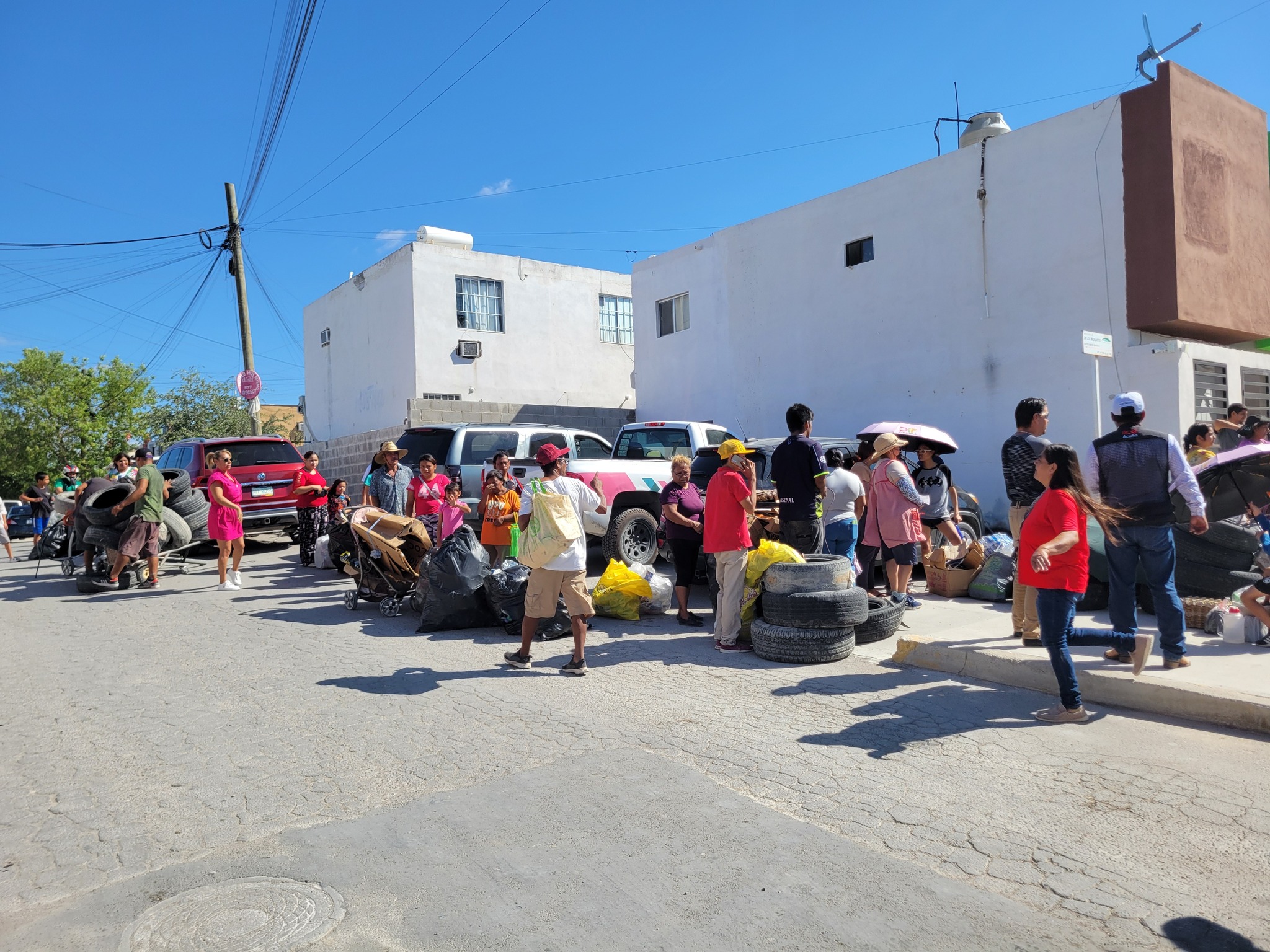 Con grandes beneficios instalan Mercadito Pa Delante en Acuña