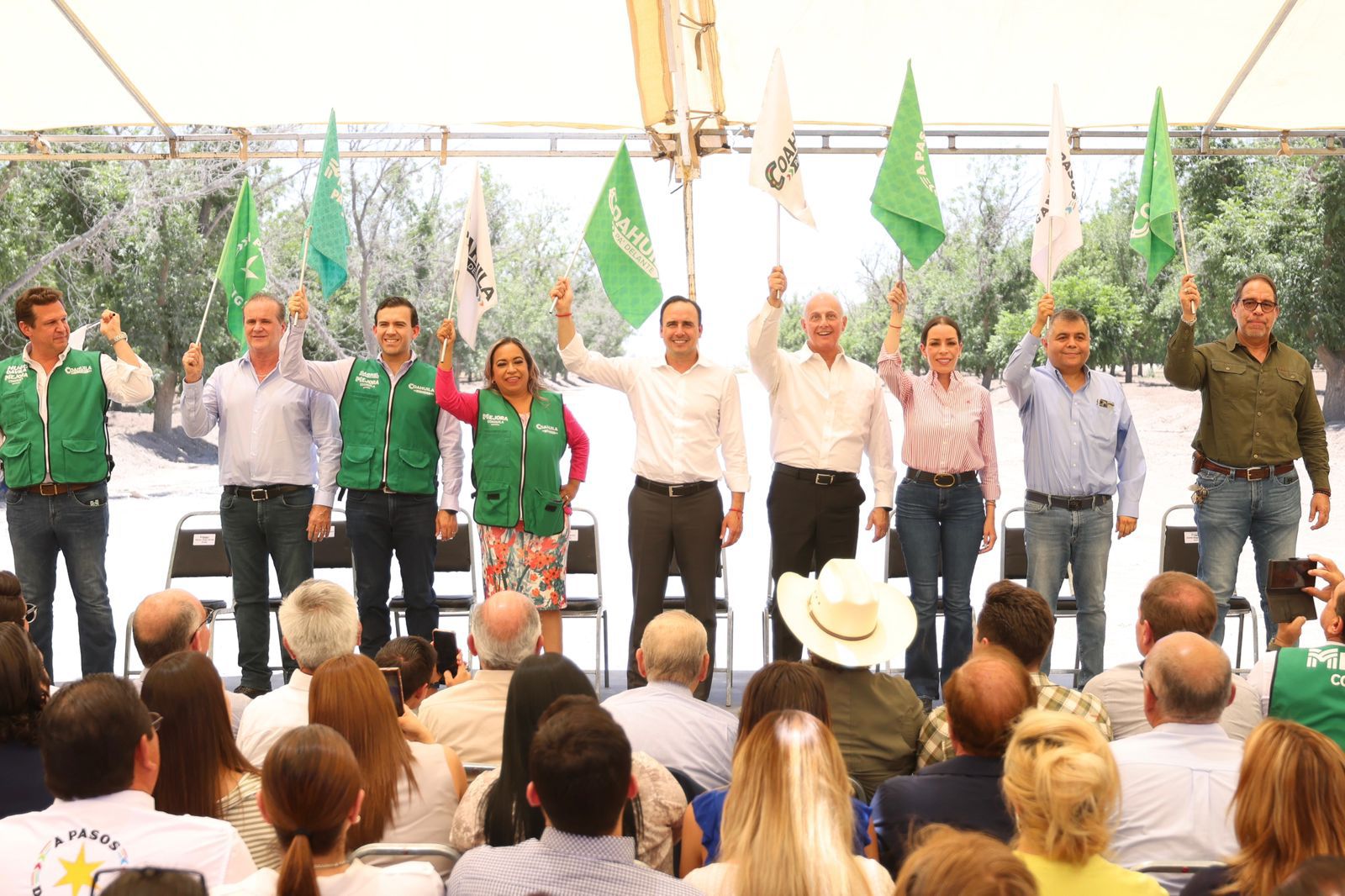 CONTINÚA MANOLO ARRANCANDO GRANDES OBRAS EN COAHUILA