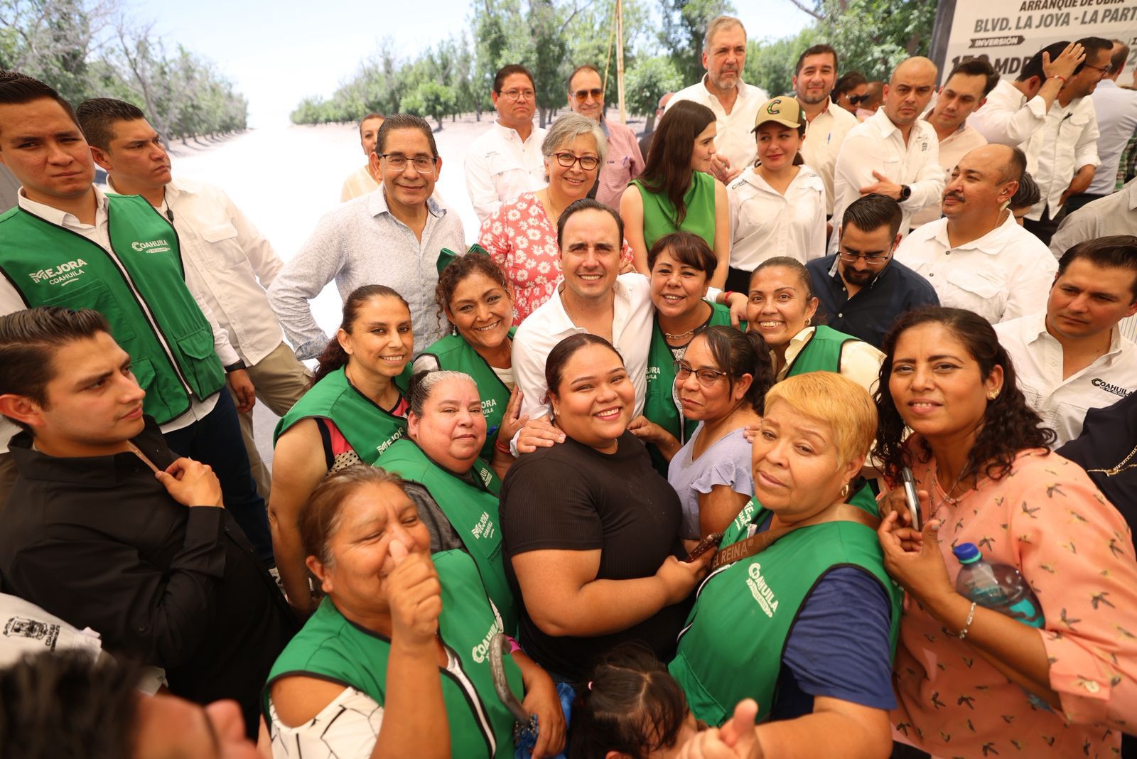 CONTINÚA MANOLO ARRANCANDO GRANDES OBRAS EN COAHUILA