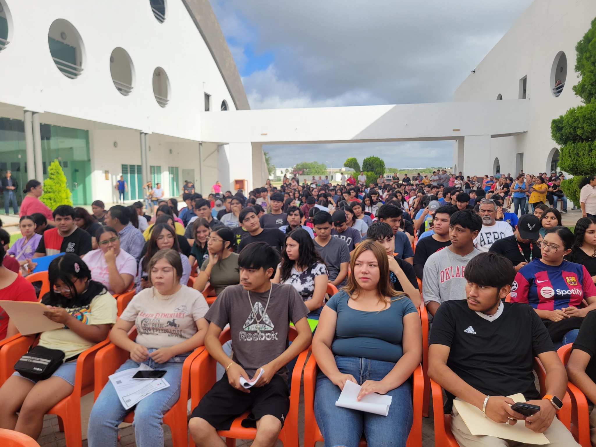 Entrega Presidencia Municipal de Acuña becas a estudiantes de preparatorias y universidades