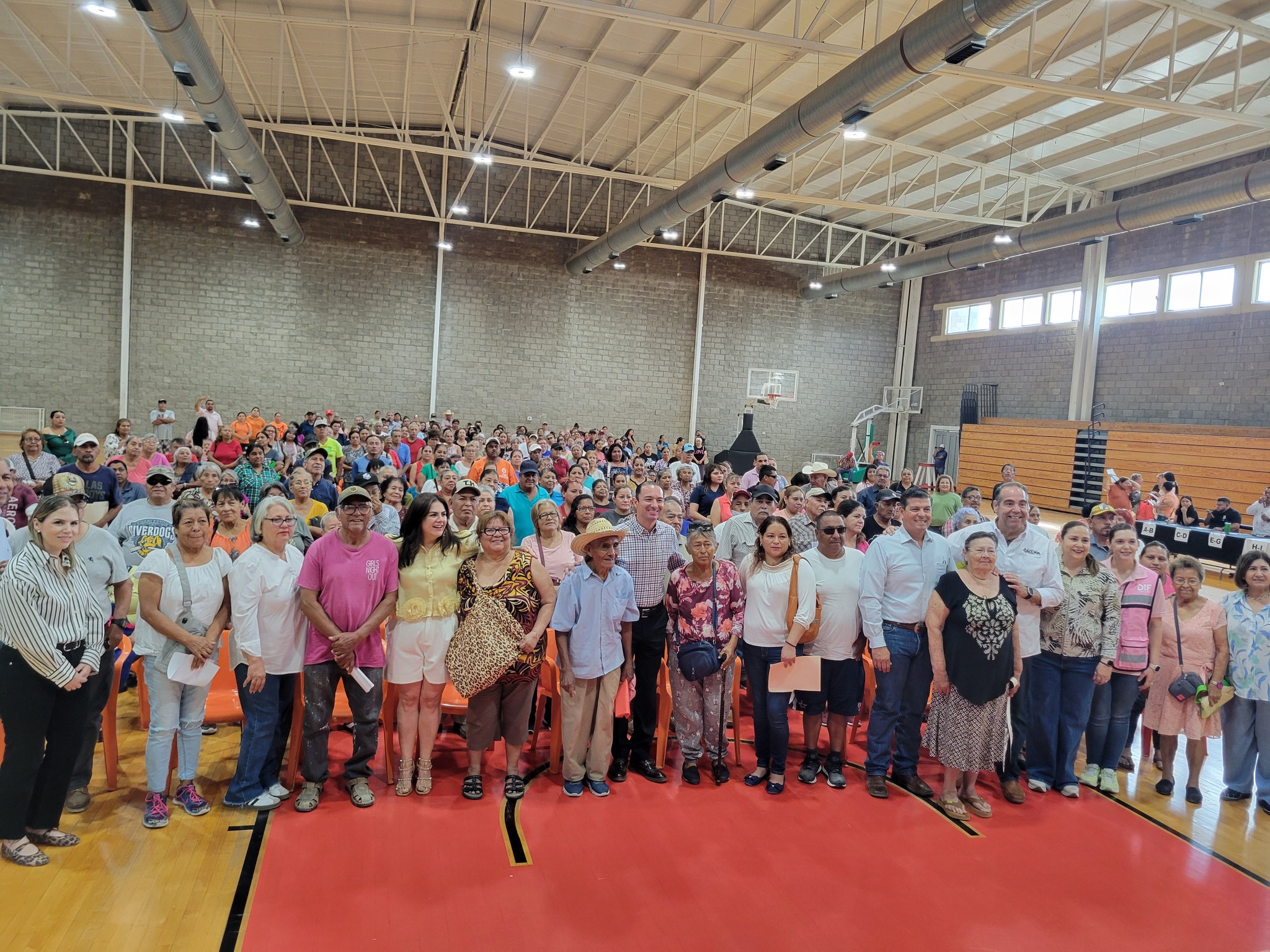 Entrega Presidencia Municipal de Acuña apoyos alimentarios para personas vulnerables