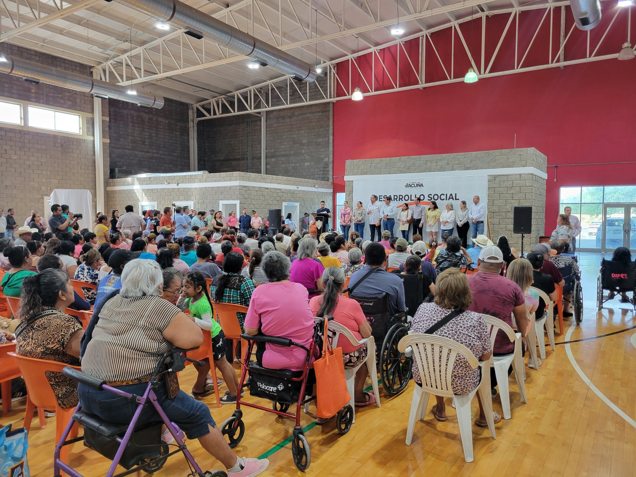 Entrega Presidencia Municipal de Acuña apoyos alimentarios para personas vulnerables