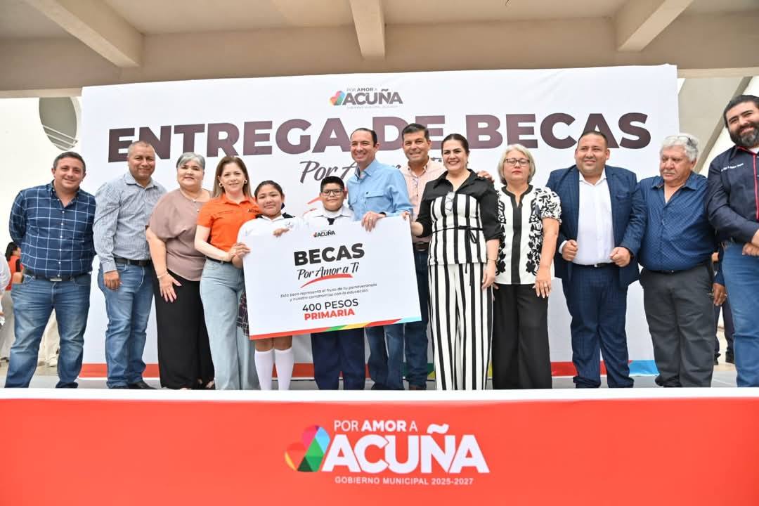 ENTREGA PRESIDENCIA MUNICIPAL DE ACUÑA 1000 BECAS