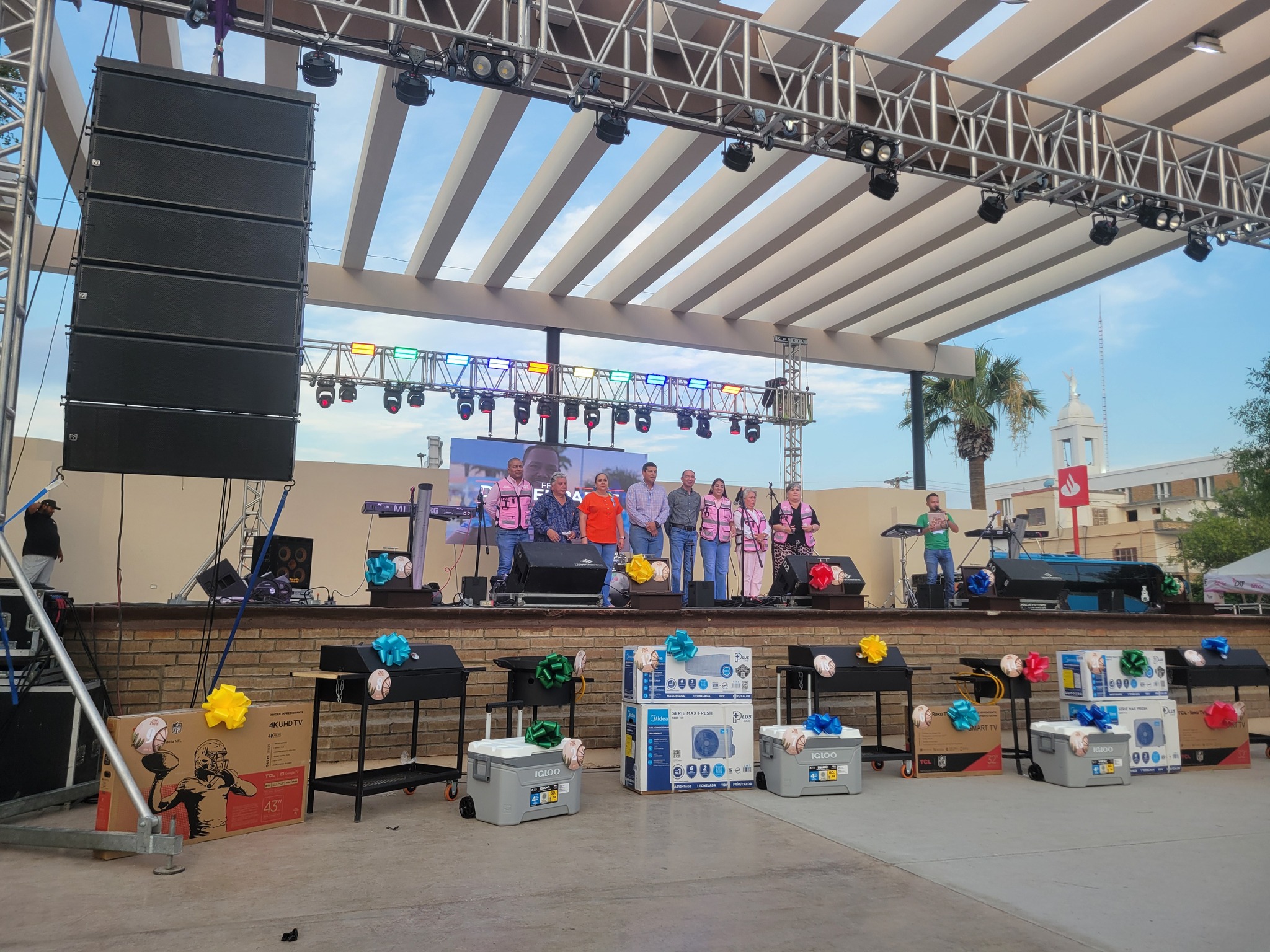FESTEJAN A LOS PAPÁS EN ACUÑA