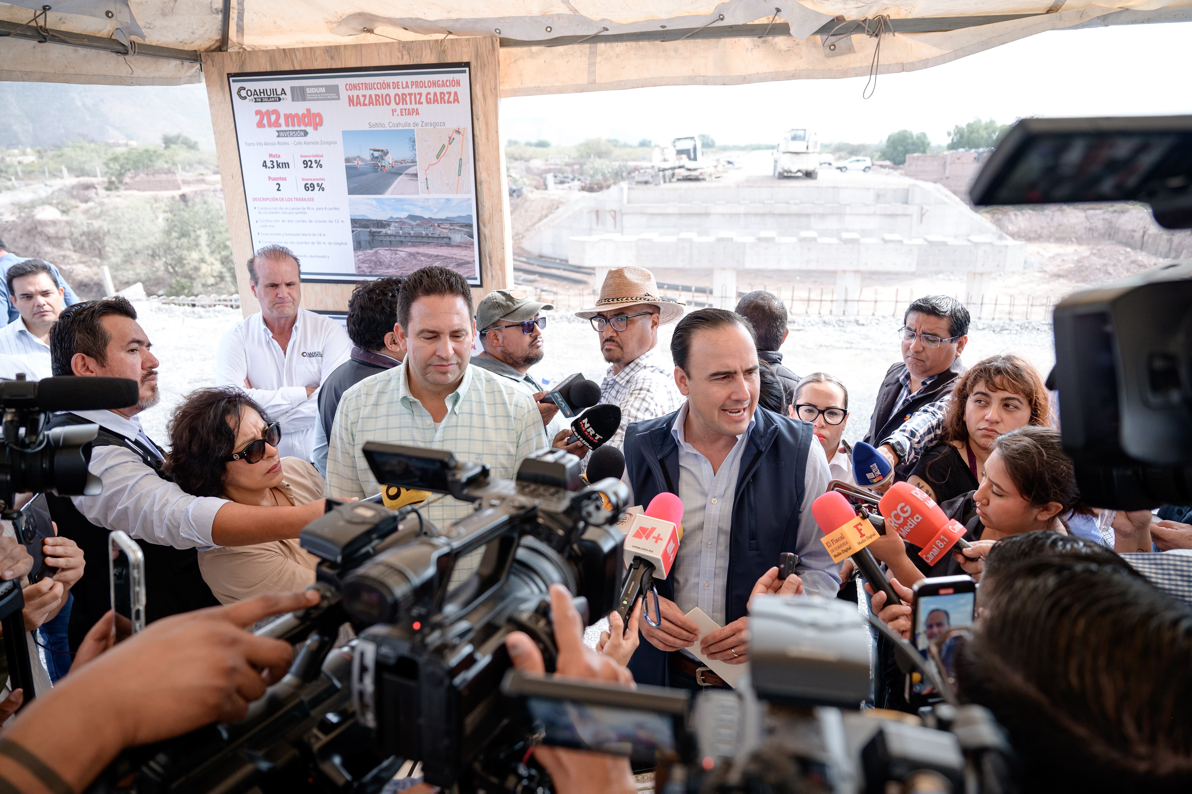 INVIRTIENDO 2 MIL MDP AVANZAN  GRANDES OBRAS EN COAHUILA: MANOLO