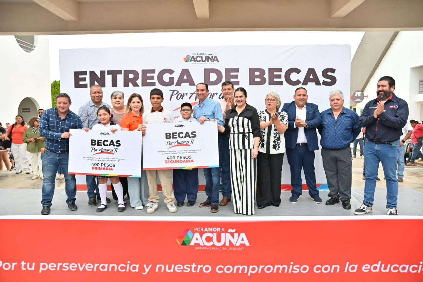 MIL BECAS, MIL RAZONES PARA SEGUIR SOÑANDO EN GRANDE: EMILIO DE HOYOS