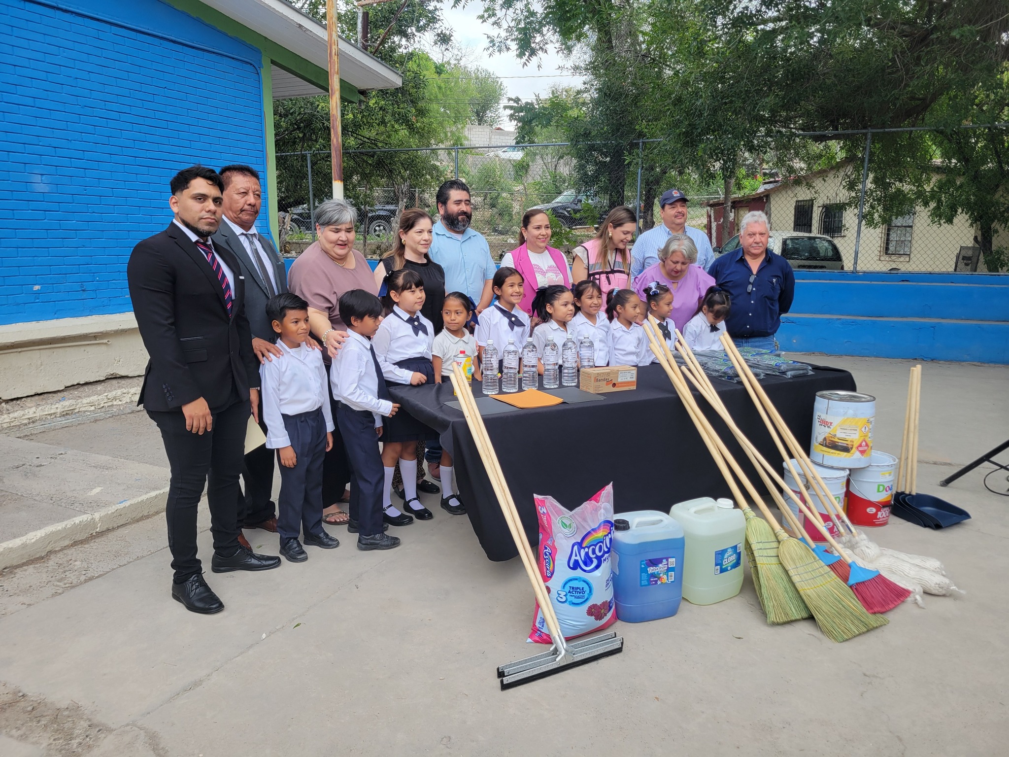 Presidencia Municipal de Acuña lleva a la escuela primaria Club de Leones TM el programa Por amor a tu escuela
