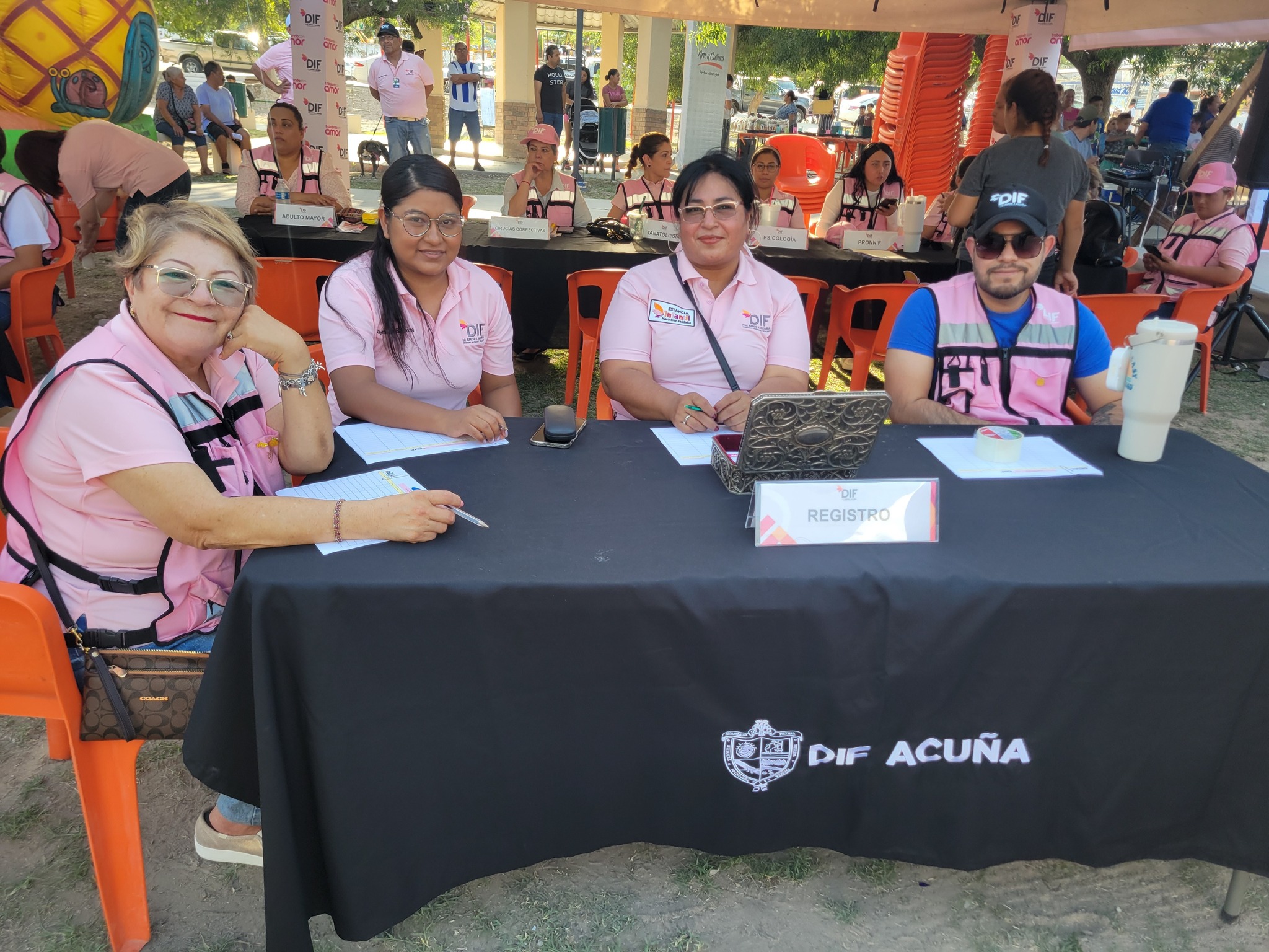 Presidencia Municipal de Acuña lleva brigada al fraccionamiento INFONAVIT Mexicanidad