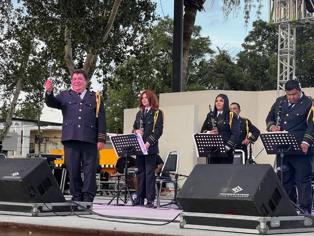 SE PRESENTA EN ACUÑA LA BANDA DE MÚSICA DE LA XI REGIÓN MILITAR DE TORREÓN