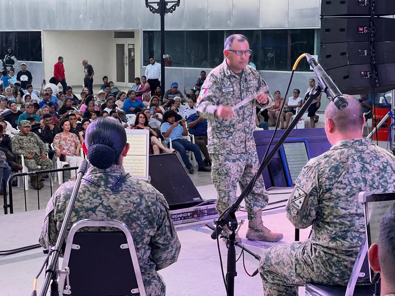 SE PRESENTA EN ACUÑA LA BANDA DE MÚSICA DE LA XI REGIÓN MILITAR DE TORREÓN