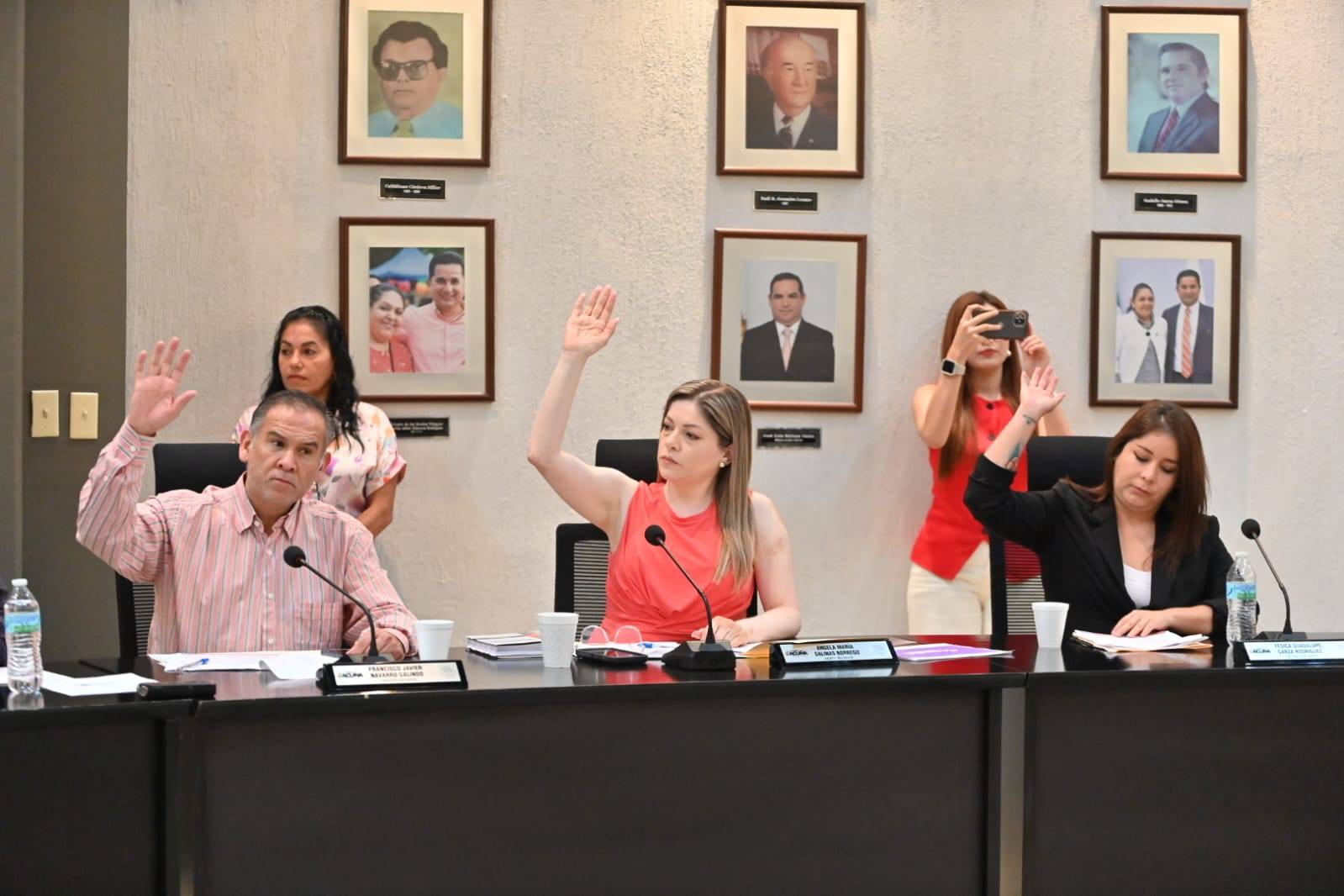 CABILDO APRUEBA ESTÍMULOS FISCALES, CAMBIO DE USO DE SUELO Y CONVENIO CON SECRETARÍA DE LA MUJER