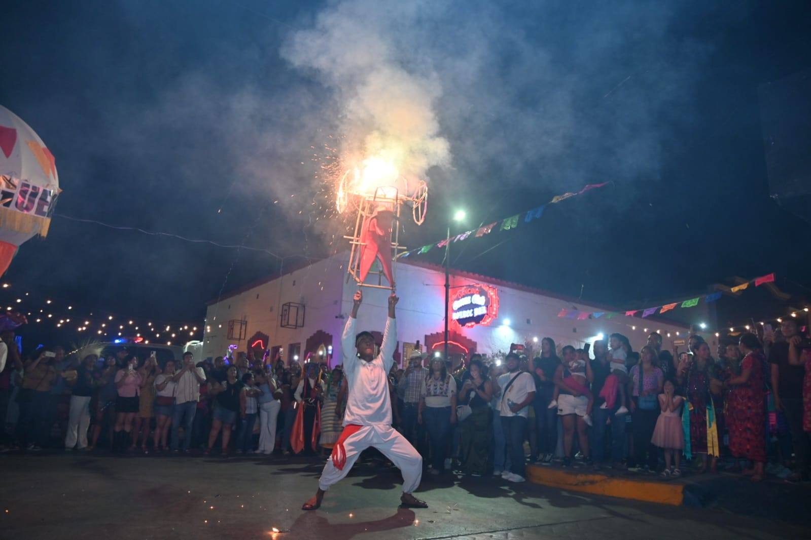 CON SABOR A OAXACA, ARRANCA LA GUELAGUETZA 2025 EN ACUÑA