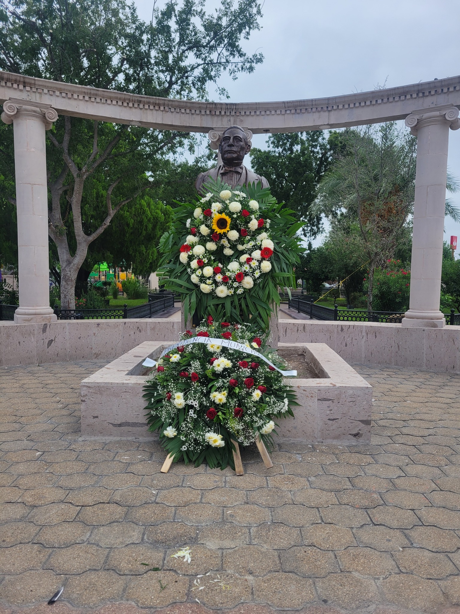 Conmemoración del aniversario luctuoso de Benito Juárez