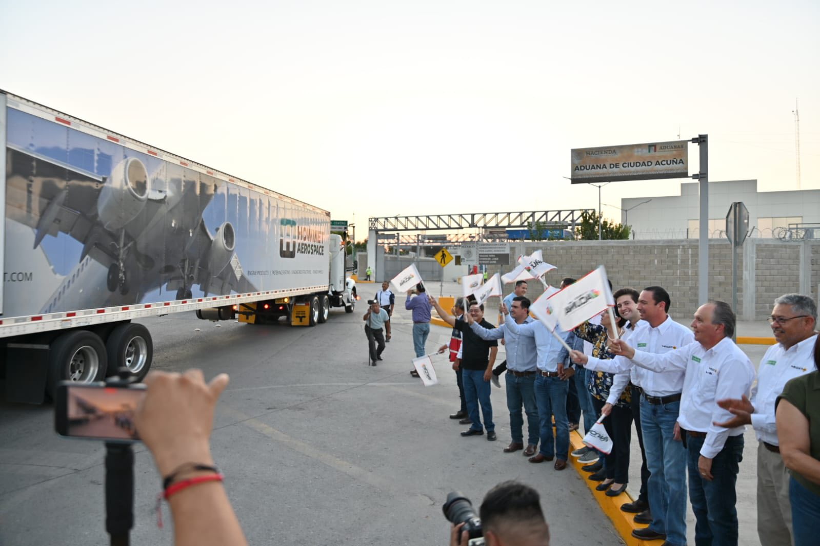 AMPLIÍAN HORARIO COMERCIAL EN ACUÑA - DEL RÍO: LA FRONTERA MÁS RÁPIDA Y SEGURA DE MÉXICO