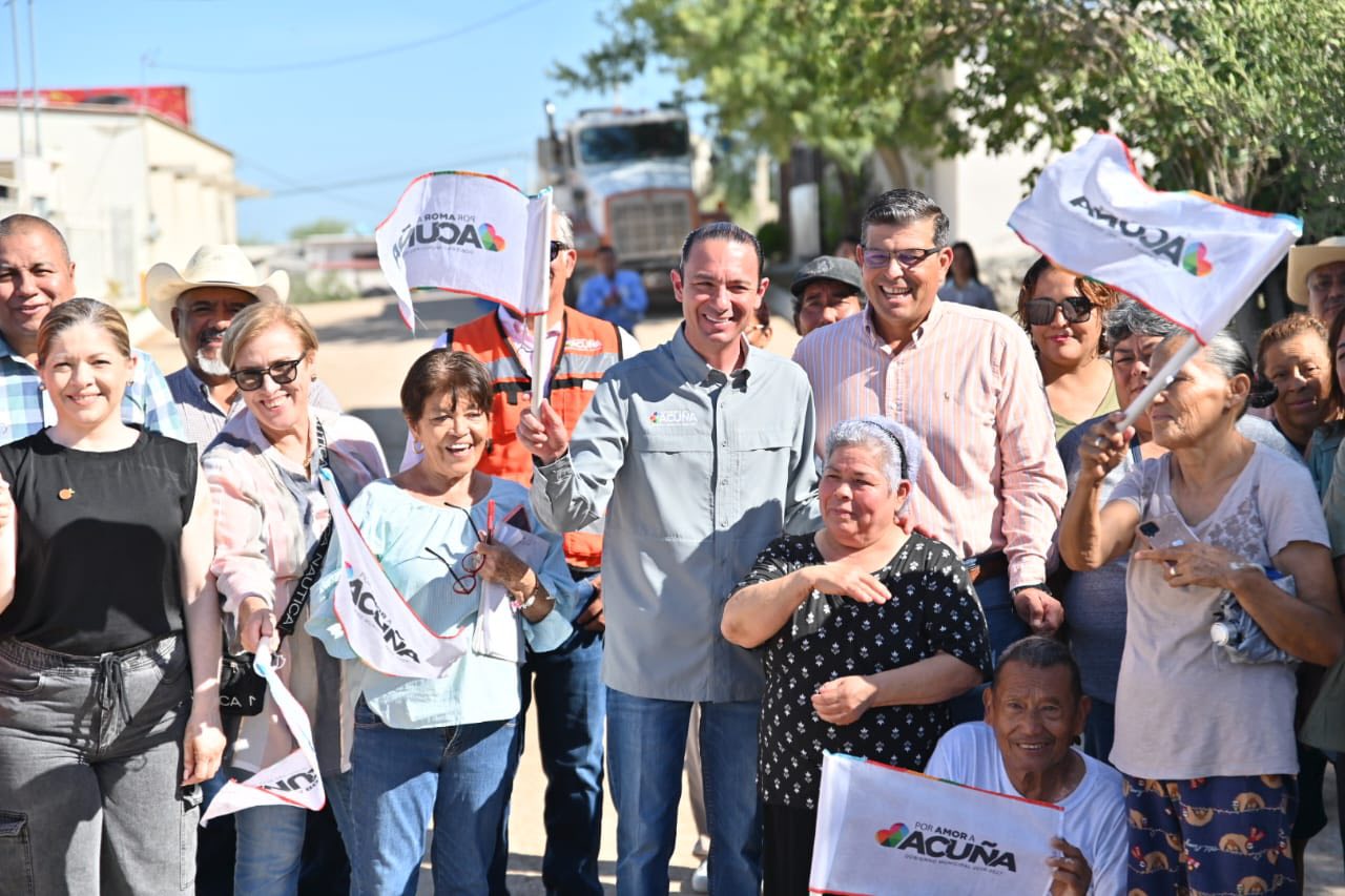 CUMPLE EMILIO DE HOYOS COMPROMISO DE PAVIMENTACIÓN EN LA COLONIA MORELOS
