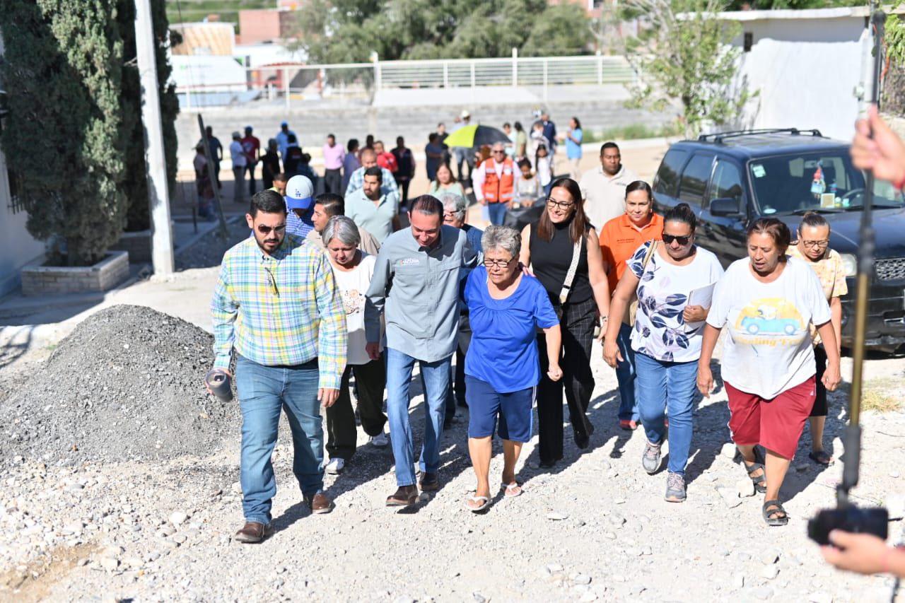 CUMPLE EMILIO DE HOYOS COMPROMISO DE PAVIMENTACIÓN EN LA COLONIA MORELOS