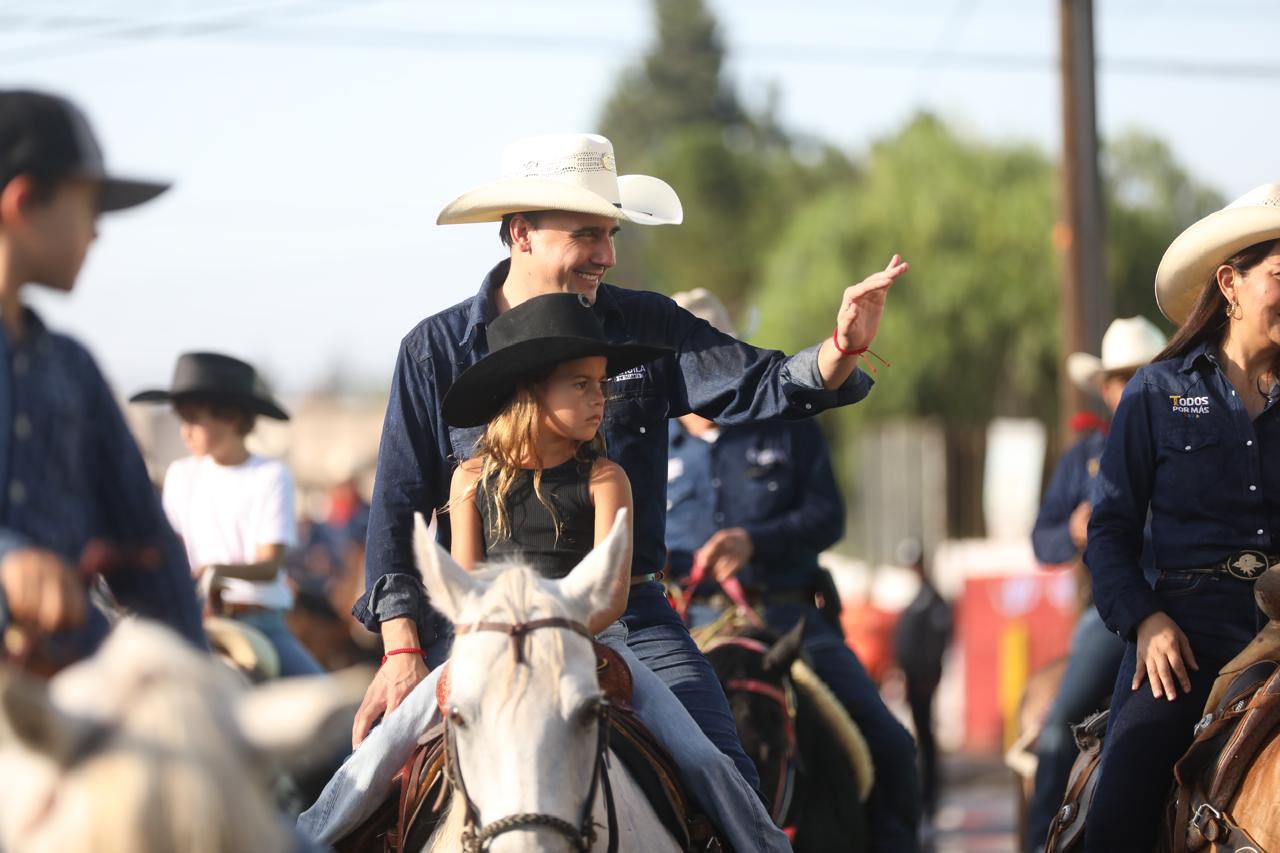 FORTALECE COAHUILA SUS TRADICIONES: UN ÉXITO LA CABALGATA DE RAMOS ARIZPE