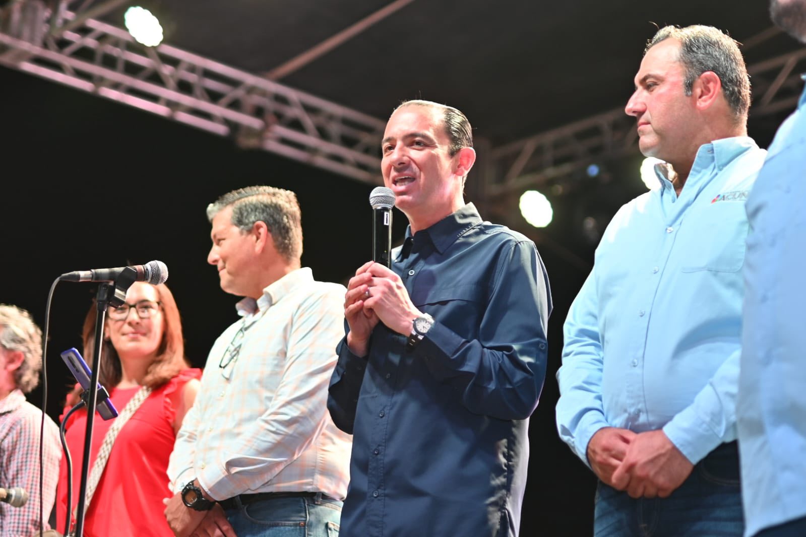 GRAN ÉXITO EN LA PRIMERA FERIA NOCTURNA DEL COMERCIO EN LA MACROPLAZA DE ACUÑA