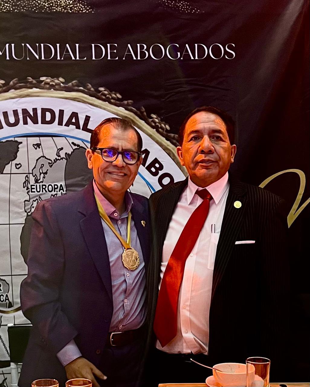 Otorgan a Víctor Hugo Pérez Rojas la medalla “Guerrero de la Justicia Social”