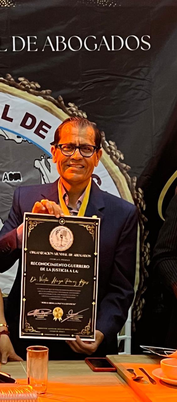 Otorgan a Víctor Hugo Pérez Rojas la medalla “Guerrero de la Justicia Social”