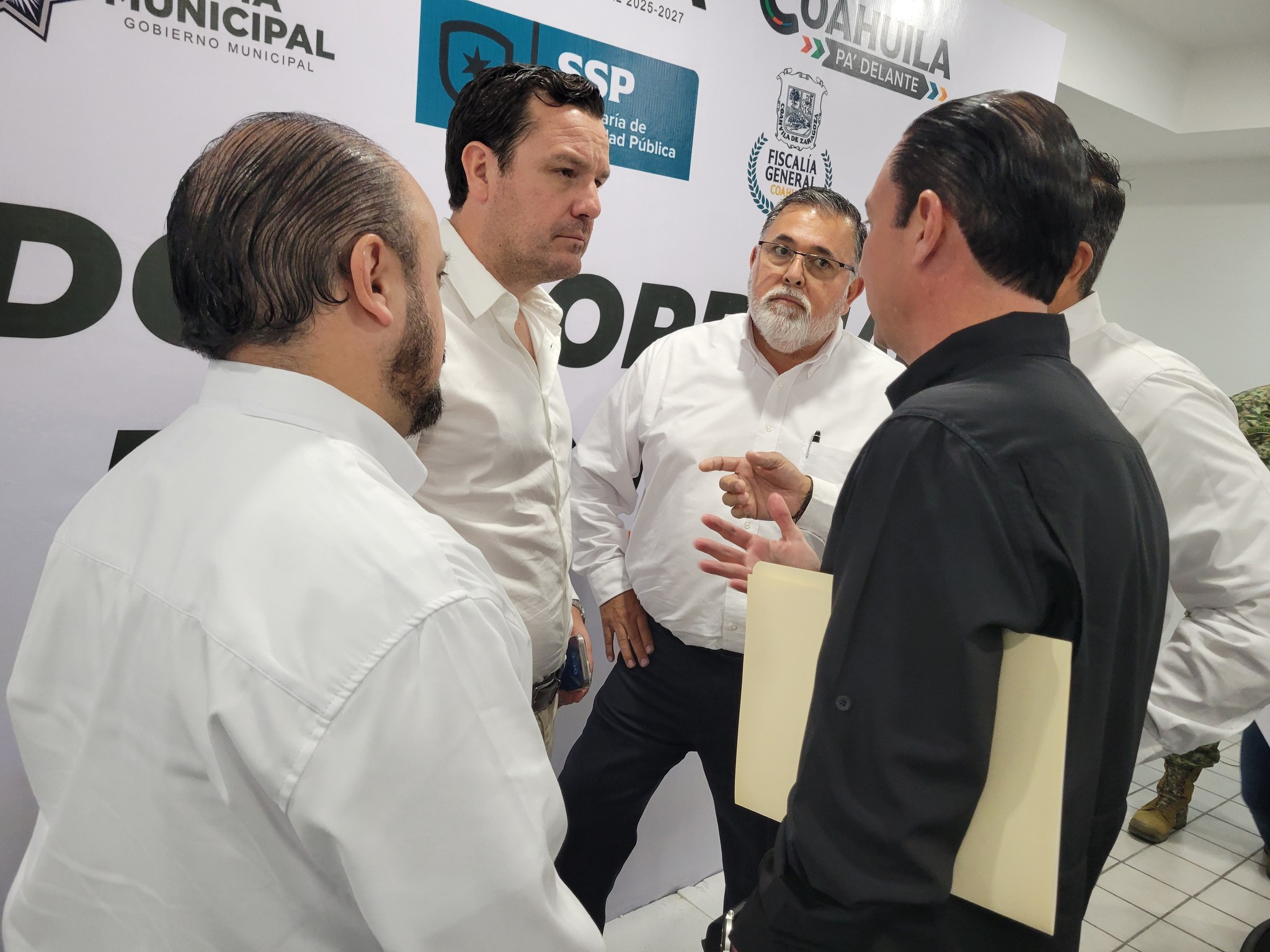Participa el presidente municipal en reunión de seguridad en Acuña