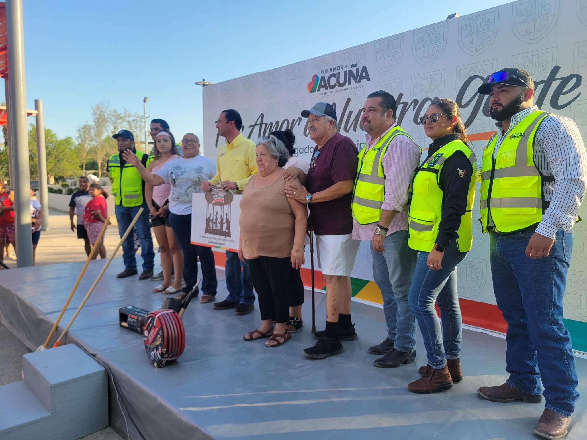 Presidencia Municipal de Acuña lleva brigada Por Amor a Nuestra Gente a Santa Rosa