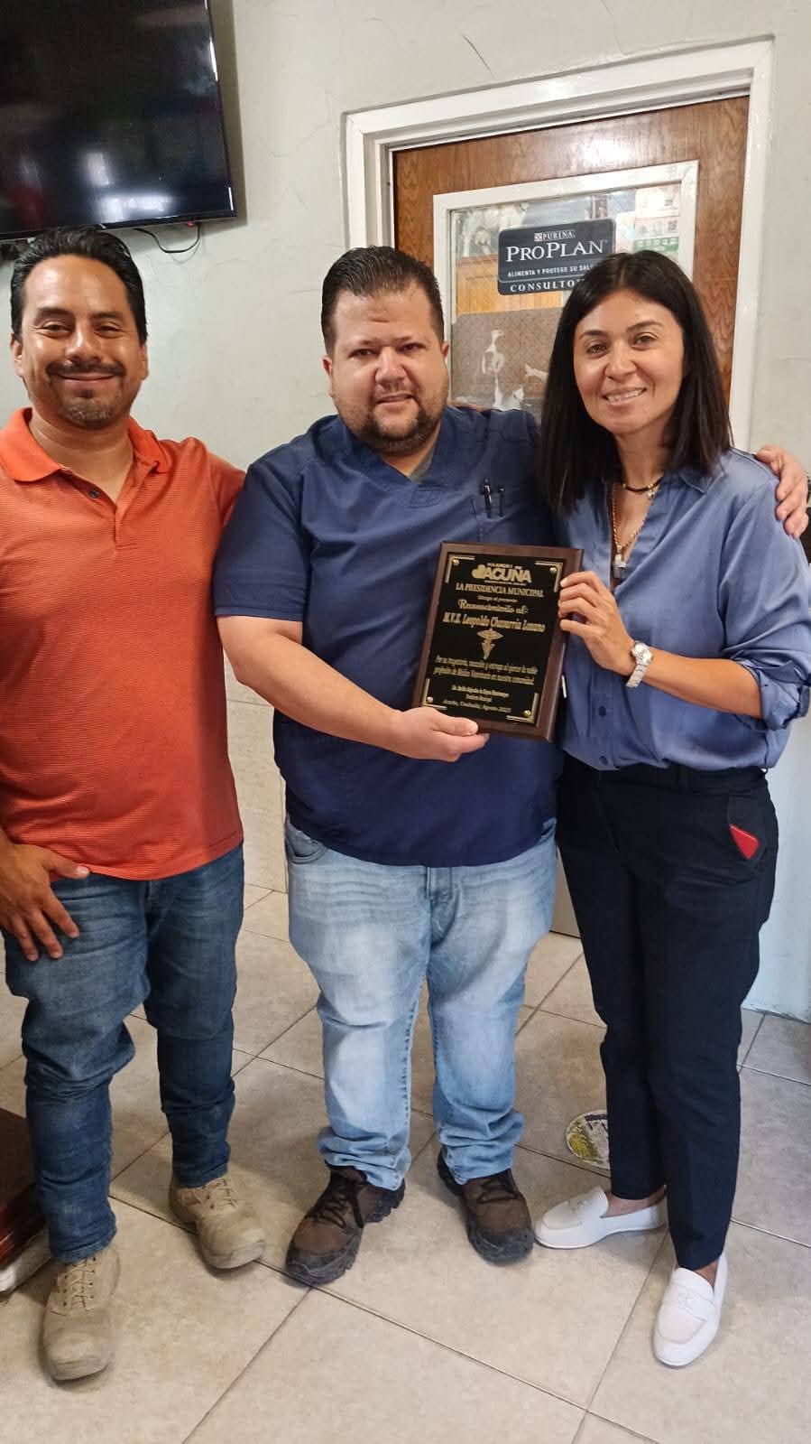 Reconoce Presidencia labor de Veterinarios