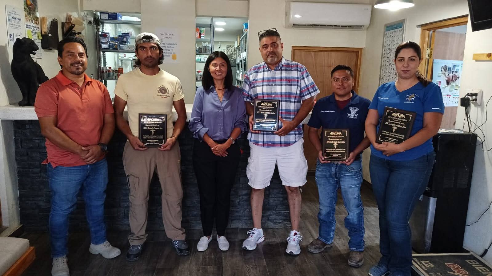 Reconoce Presidencia labor de Veterinarios