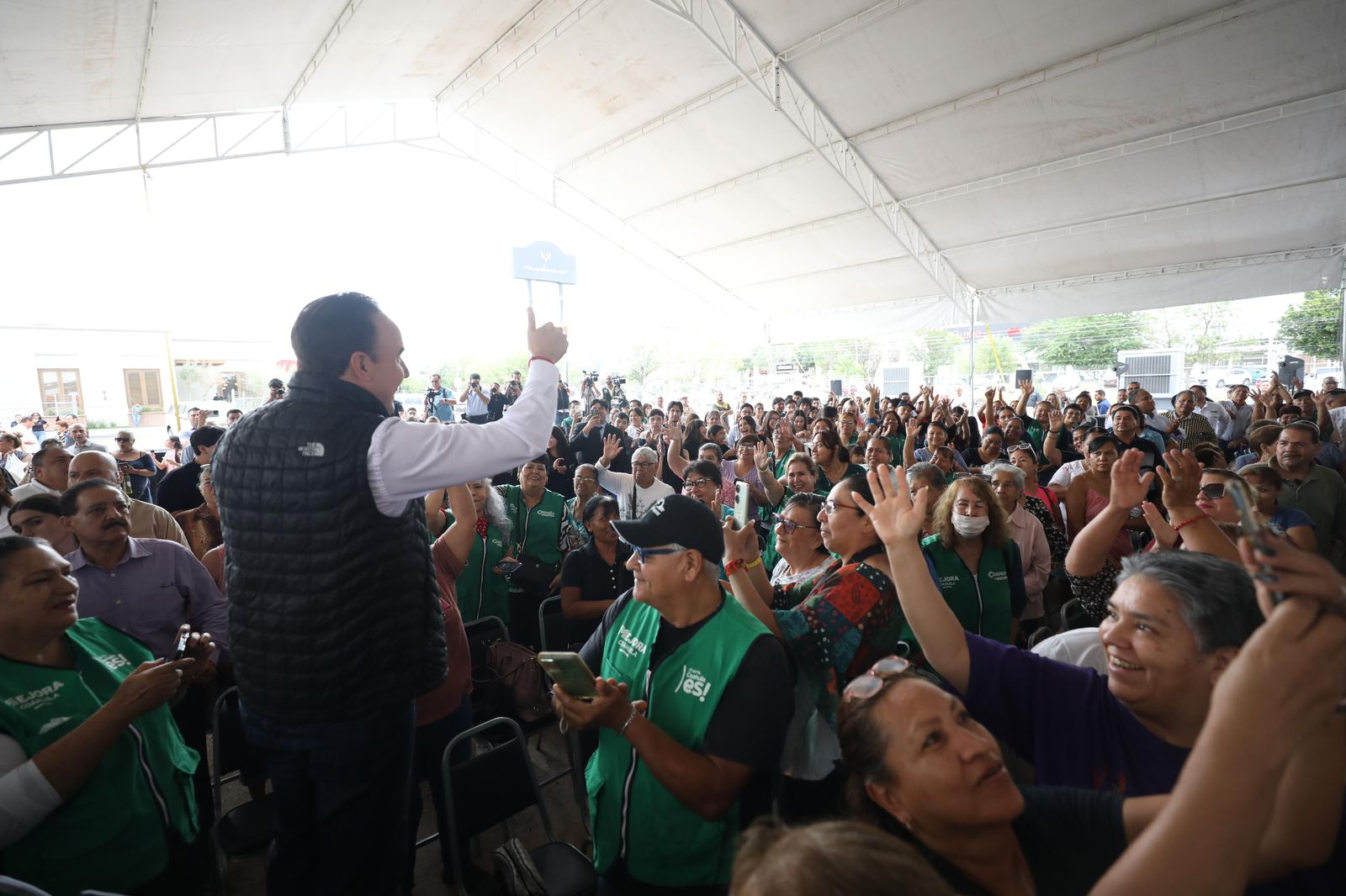 SEGUIMOS CONSTRUYENDO GRANDES OBRAS EN COAHUILA: MANOLO