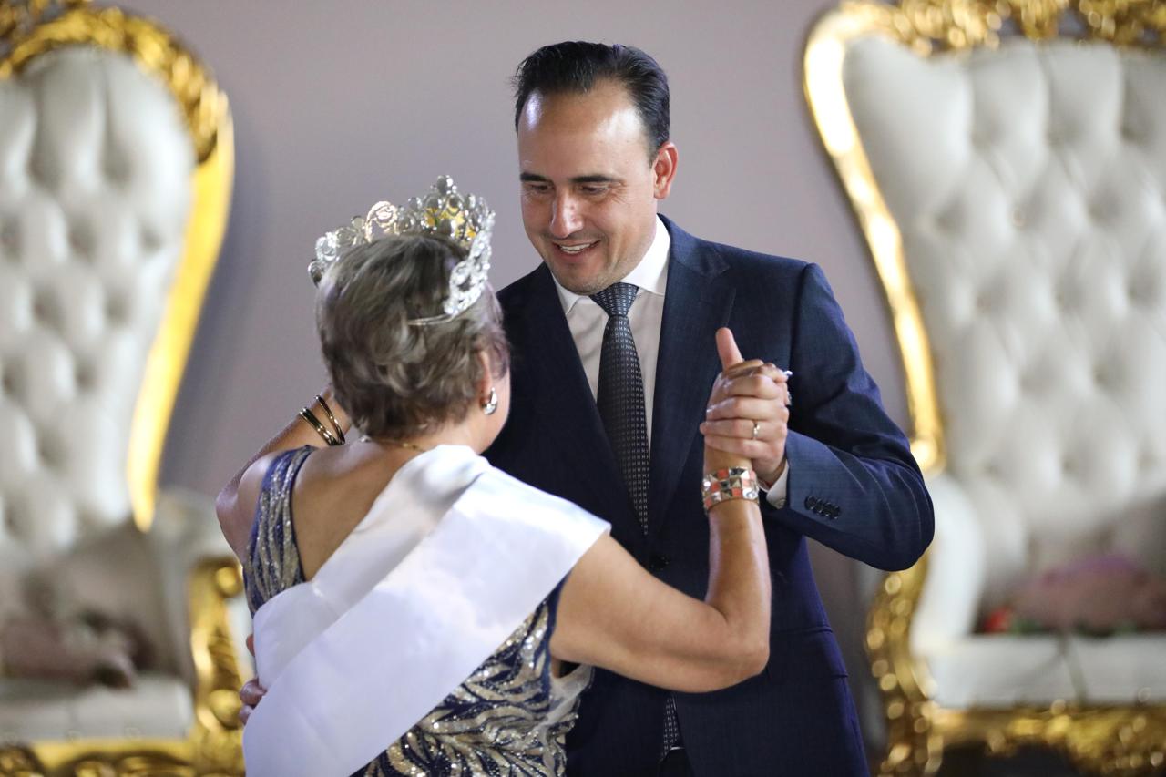 TODO NUESTRO AGRADECIMIENTO A NUESTROS ADULTOS MAYORES: MANOLO