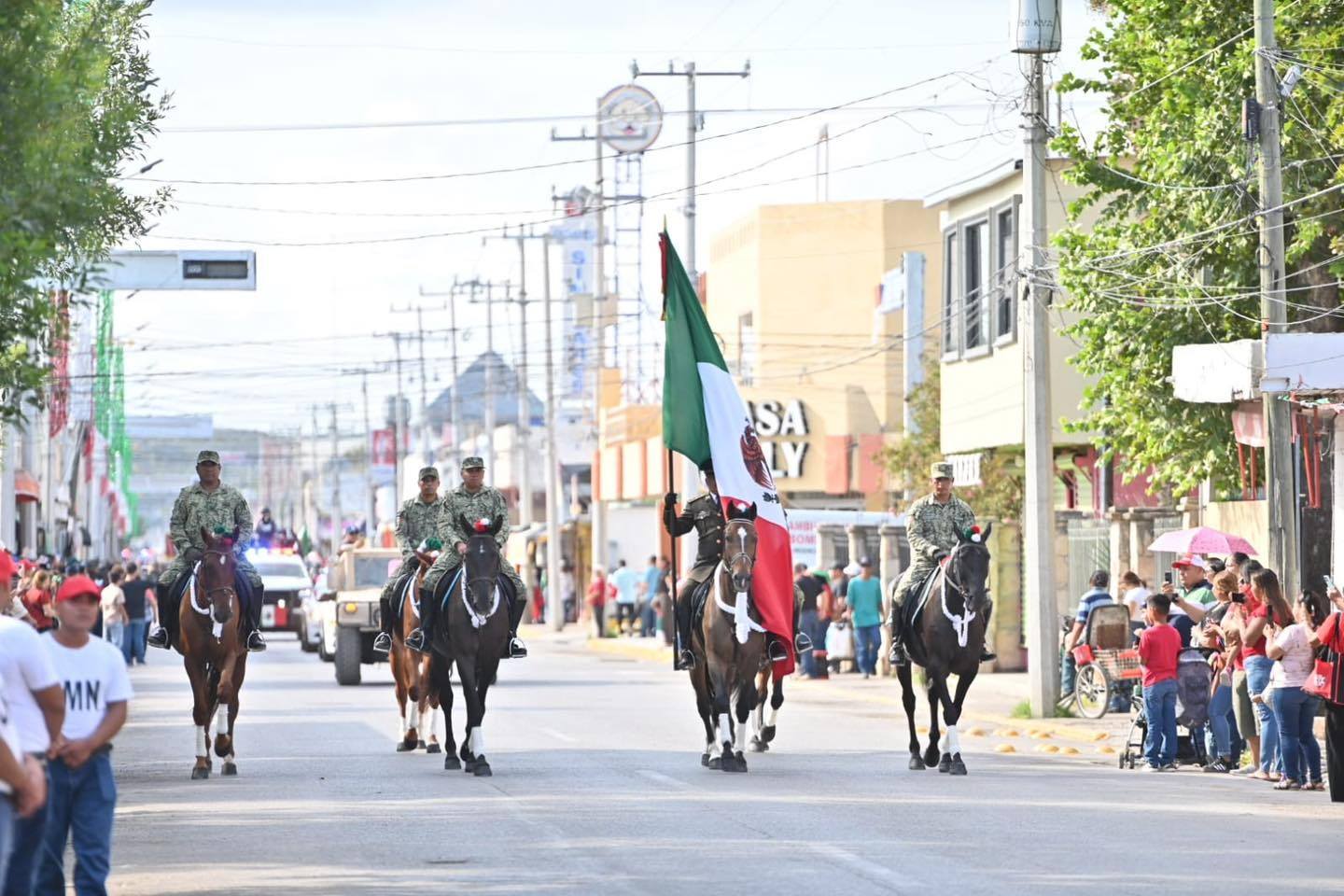 CEREMONIA CÍVICA Y DESFILE DEL 16 DE SEPTIEMBRE EN CONMEMORACIÓN DEL 215 ANIVERSARIO DE LA INDEPENDENCIA DE MÉXICO