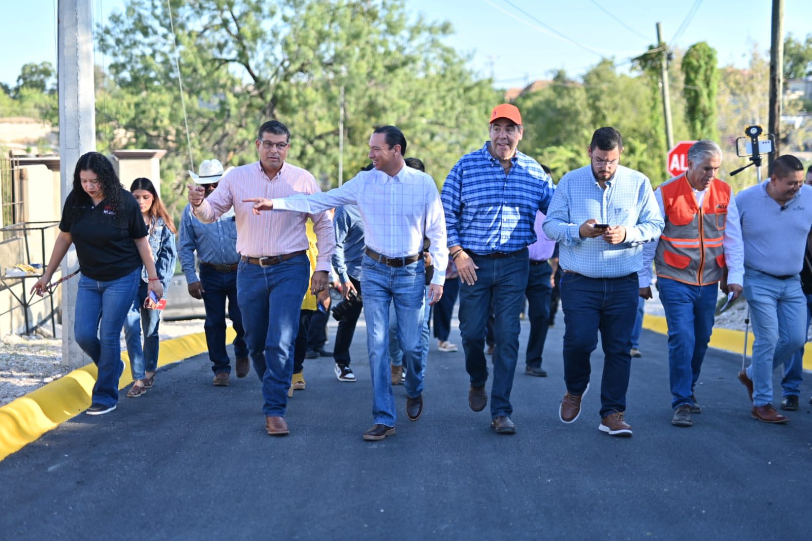 ENTREGA ALCALDE EMILIO DE HOYOS, PAVIMENTACIÓN DE LA CALLE PINO SUÁREZ EN LA COLONIA 28 DE JUNIO